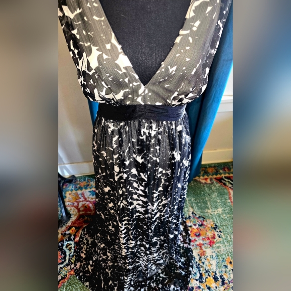 ๐ MAX AND CLEO SHEER LINED BLACK AND IVORY FORMAL SZ 10 LIKE NEW ๐ - Picture 2 of 8